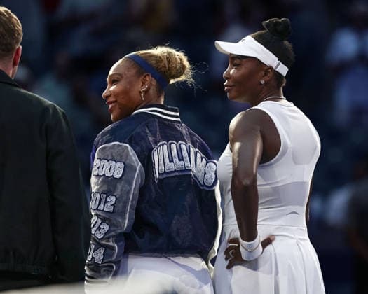 Serena Williams, Venus Williams, Damen Doppel, Ladies Doubles, US Open Championships, Billie Jean King National Tennis Center, Flushing Meadows, New York, USA . *** Serena Williams, Venus Williams, Women s Doubles, US Open Championships, Billie Jean King National Tennis Center, Flushing Meadows, New York, USA Copyright: xJuergenxHasenkopfx