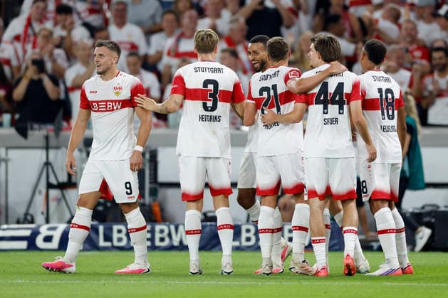 Jubel nach dem Tor zum 4:1, jubelnd, bejubelt, jubelt, jubeln, Cheers after the goal, cheering, celebrated, cheers, cheering, emotions um den Torschuetze, Scorer Josha Vagnoman (VfB Stuttgart), im Bundesliga-Spiel zwischen dem VfB Stuttgart und dem 1. FC Köln in der MHP Arena, Stuttgart, Deutschland, am 4. September 2026. in action during the Bundesliga match between VfB Stuttgart and 1. FC Köln at the MHP Arena, Stuttgart, Germany, on September 4, 2026. DFB DFL REGULATIONS PROHIBIT ANY USE OF PHOTOGRAPHS AS IMAGE SEQUENCES AND OR QUASI-VIDEO, *** Celebrations after the goal that made it 4–1; cheering, celebrated, cheers, cheering; emotions surrounding the goal scorer, scorer Josha Vagnoman of VfB Stuttgart, in action during the Bundesliga match between VfB Stuttgart and 1 FC Köln at the MHP Arena, Stuttgart, Germany, on September 4, 2026, Stuttgart, Germany, on September 4, 2026. DFB and DFL regulations prohibit any use of photographs as image sequences and or quasi-video, Copyright: HMBxMedia xHeikoxBecker