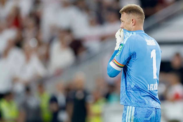 Enttaeuschung, niedergeschlagen, deprimiert, frust, enttaeuscht, enttaeuscht schauend, dissapointed bei Torwart Marvin Schwäbe (1. FC Köln) nach der Niederlage gegen den VFB, im Bundesliga-Spiel zwischen dem VfB Stuttgart und dem 1. FC Köln in der MHP Arena, Stuttgart, Deutschland, am 4. September 2026. in action during the Bundesliga match between VfB Stuttgart and 1. FC Köln at the MHP Arena, Stuttgart, Germany, on September 4, 2026. DFB DFL REGULATIONS PROHIBIT ANY USE OF PHOTOGRAPHS AS IMAGE SEQUENCES AND OR QUASI-VIDEO, *** Disappointment, dejected, depressed, frustrated, looking disappointed—goalkeeper Marvin Schwäbe of 1. FC Köln after the loss to VFB, in the Bundesliga match between VfB Stuttgart and 1 FC Köln at the MHP Arena, Stuttgart, Germany, on September 4, 2026, in action during the Bundesliga match between VfB Stuttgart and 1 FC Köln at the MHP Arena, Stuttgart, Germany, on September 4, 2026. DFB and DFL regulations prohibit any use of photographs as image sequences and or quasi-video, Copyright: HMBxMedia xHeikoxBecker