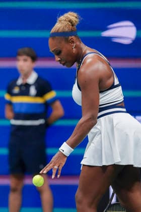 Serena Williams of the United States serves against Maya Joint of Australia and Chan Hao-ching of China in a first-round women s doubles match at the 2026 US Open at Arthur Ashe Stadium in New York, USA, 04 September 2026. US Open 2026: Serena and Venus Williams - Maya Joint and Chan Hao-ching !ACHTUNG: NUR REDAKTIONELLE NUTZUNG!  Copyright: xÁngelxColmenaresx AME4704 20260905-55021310597_1