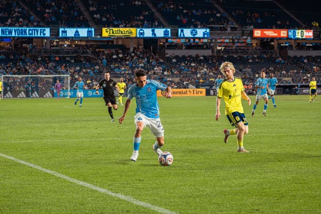 September 4, 2026, Bronx, New York, USA: AGUSToÂN OJEDA (26) of New York City FC dribbles forward during a Major League Soccer match against Nashville SC. Bronx USA - ZUMAp306 20260904_znp_p306_003 Copyright: xOmarxPerezxLopezx