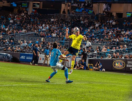 September 4, 2026, Bronx, New York, USA: SAM SURRIDGE (9) of Nashville SC wins a header inside the penalty area of New York City FC during a Major League Soccer match. MLS, Fussball Herren, USA 2026: New York City Fc Vs Nashville Sc  - ZUMAp306 20260904_znp_p306_009 Copyright: xOmarxPerezxLopezx