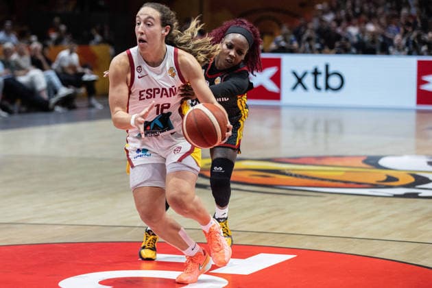 September 4, 2026, Berlin, Germany: Alicia Florez of Spain (L) and Alexis Peterson (R) of Germany seen in action during the first round of the 2026 FIBA Women s World Cup between Germany and Spain at Uber Arena. Final score; Spain 83:53 Germany. FIBA Women s World Cup First Round: Spain-Germany In Berlin, Germany - 4 Sept 2026  - ZUMAs197 20260904_aaa_s197_535 Copyright: xNicholasxMullerx