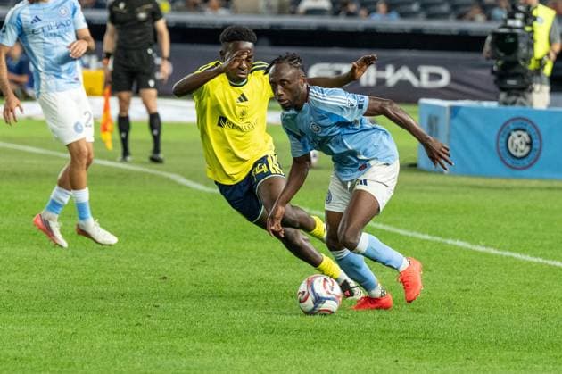 September 4, 2026, Bronx, New York, USA: Benie Traore (9) of NYCFC controls the ball during MLS, Fussball Herren, USA regular season game between NYCFC and Nashville SC at Yankee stadium in New York, NY on September 4, 2026. Game ended in goalless draw. MLS Regular Season Game Between NYCFC And Nashville SC  - ZUMAr339 20260904_znp_r339_041 Copyright: xLevxRadinx