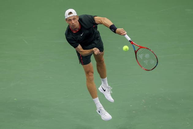 US Open tennis tournament - Day 6 Denis Shapovalov of Canada in action against Ben Shelton of the USA during their Men s Singles third round match at the US Open Tennis Championships in the USTA Billie Jean King National Tennis Center in Flushing Meadows, New York, USA, 04 September 2026. The 2026 US Open tennis tournament runs from 23 August to 13 September. FLUSHING MEADOWS NEW YORK United States  Copyright: xBRIANxHIRSCHFELDx