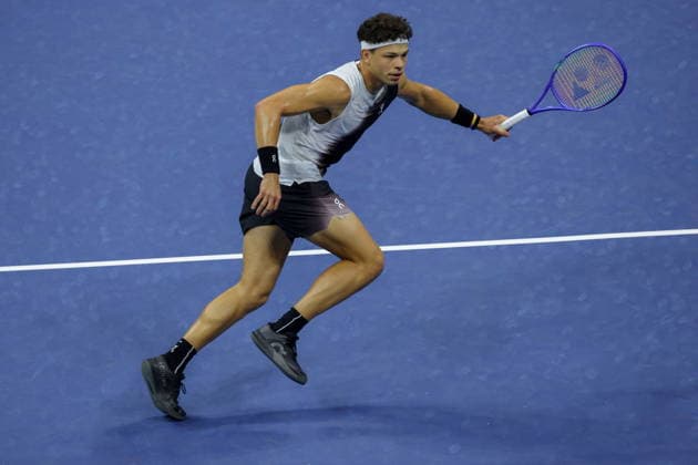 US Open tennis tournament - Day 6 Ben Shelton of the USA in action against Denis Shapovalov of Canada during their Men s Singles third round match at the US Open Tennis Championships in the USTA Billie Jean King National Tennis Center in Flushing Meadows, New York, USA, 04 September 2026. The 2026 US Open tennis tournament runs from 23 August to 13 September. FLUSHING MEADOWS NEW YORK United States  Copyright: xBRIANxHIRSCHFELDx