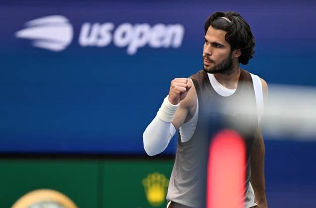 (260905) -- NEW YORK, Sept. 5, 2026 -- Carlos Alcaraz of Spain reacts during the men s singles third round match against Wu Yibing of China at the 2026 US Open tennis championships in New York, the United States, Sept. 4, 2026. ) (SP)U.S.-NEW YORK-TENNIS-US OPEN-MEN S SINGLES LixRui 