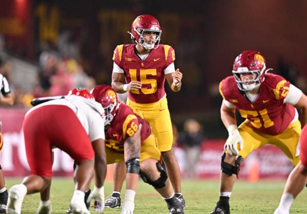 LOS ANGELES, CA - SEPTEMBER 04: Southern California Trojans quarterback Jonas Williams (15) set up before a snap during the game between the USC Trojans and the Fresno State Bulldogs on September 04, 2026 at Los Angeles Memorial Coliseum in Los Angeles. (Photo by David Dennis Icon Sportswire) COLLEGE FOOTBALL: SEP 04 Fresno State at USC EDITORIAL USE ONLY Icon26090436