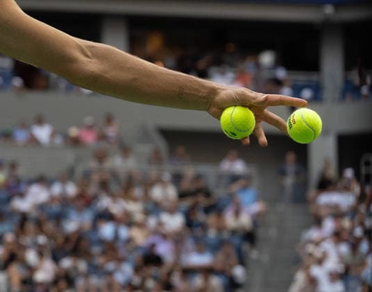 2026 US Open - Day 6 NEW YORK, NEW YORK - SEPTEMBER 4: Balls in the hand of Carlos Alcaraz of Spain during his match against Yibing Wu of China during the 2026 US Open - Day 6 at USTA Billie Jean King National Tennis Center on September 4, 2026 in New York, New York. New York USTA Billie Jean King National Tennis Center New York United States Copyright: xSusanxMullane ISIxPhotosx 9751