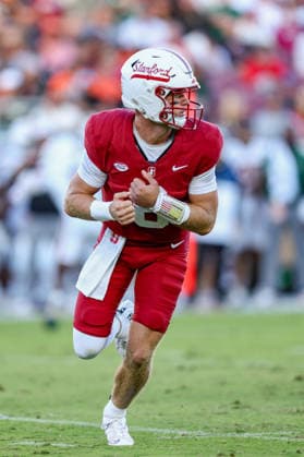 PALO ALTO, CA - SEPTEMBER 04: Stanford Cardinal quarterback Davis Warren (8) runs on the field after a hand off during a college football game between the Miami Hurricanes and Stanford Cardinal on September 4, 2026 at Stanford Stadium in Palo Alto, CA. (Photo by Trinity Machan Icon Sportswire) COLLEGE FOOTBALL: SEP 04 Miami at Stanford EDITORIAL USE ONLY Icon260904000163226