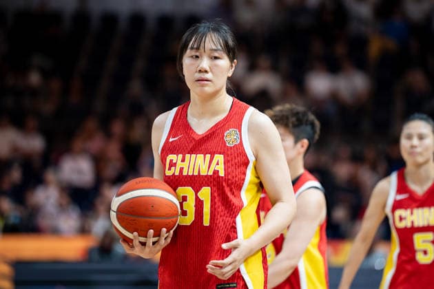 USA v China: Group D - FIBA Women s Basketball World Cup Germany 2026 Saiqi Jia plays during the FIBA Women s Basketball World Cup 2026 match between the United States and China in Berlin, Germany, on September 4, 2026. Berlin United States  Copyright: xMarcinxGolbax originalFilename:golba-unitedst260904_npl7L.jpg