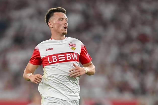 Dzenan Pejcinovic (VfB Stuttgart) Schaut waehrend des spiels der 1. Bundesliga zwischen VfB Stuttgart und 1. FC Koeln, MHPArena am 04. September 2026 in Stuttgart, Deutschland. (Foto von Harry Langer DeFodi Images) +++ Dzenan Pejcinovic (VfB Stuttgart) Looks on during the Bundesliga match between VfB Stuttgart and 1. FC Koeln at MHPArena on September 4, 2026 in Stuttgart, Germany. (Photo by Harry Langer DeFodi Images) DFB DFL REGULATIONS PROHIBIT ANY USE OF PHOTOGRAPHS AS IMAGE SEQUENCES AND OR QUASI-VIDEO. (Photo by Harry Langer DeFodi Images) DFB DFL REGULATIONS PROHIBIT ANY USE OF PHOTOGRAPHS AS IMAGE SEQUENCES AND OR QUASI-VIDEO. - *** Dzenan Pejcinovic of VfB Stuttgart looks on during the Bundesliga match between VfB Stuttgart and 1. FC Köln, MHPArena on September 4, 2026, in Stuttgart, Germany Photo by Harry Langer DeFodi Images Dzenan Pejcinovic VfB Stuttgart Looks on during the Bundesliga match between VfB Stuttgart and 1 FC Cologne at MHPArena on September 4, 2026, in Stuttgart, Germany. Photo by Harry Langer, DeFodi Images. DFB and DFL regulations prohibit any use of photographs as image sequences and or quasi-video. Photo by Harry Langer, DeFodi Images. DFB and DFL regulations prohibit any use of photographs as imSEQUENCES AND OR QUASI-VIDEO