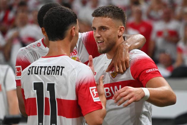 Torjubel um Ermedin DEMIROVIC (VFB Stuttgart) nach Tor zum 3-0,mit Josha VAGNOMAN (VFB Stuttgart), Bilal EL KHANNOUSS (VFB Stuttgart). Jubel,Freude,Begeisterung,Aktion, Fussball 1. Bundesliga Saison 2026 2027, 2.Spieltag, Spieltag02, VfB Stuttgart - 1.FC Koeln 4-1 am 04.09.2026 , MHP ARENA *** Goal celebration featuring Ermedin DEMIROVIC of VFB Stuttgart after scoring the 3-0 goal, with Josha VAGNOMAN of VFB Stuttgart and Bilal EL KHANNOUSS of VFB Stuttgart celebrating,Joy, Excitement, Action, Soccer, Bundesliga Season 2026–2027, Matchday 2, VfB Stuttgart 1–4 FC Cologne on September 4, 2026, MHP Arena