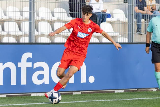 Regionalliga Südwest: Eintracht Frankfurt II - FC-Astoria Walldorf, 04.09.2026 Konrad Riehle (FC-Astoria Walldorf 14) am Ball, Freisteller, Portrait Porträt, Eintracht Frankfurt II - FC-Astoria Walldorf, Dreieich, Maxworx Sportpark, 4.9.2026 Copyright: xBEAUTIFULxSPORTS Gawlikx
