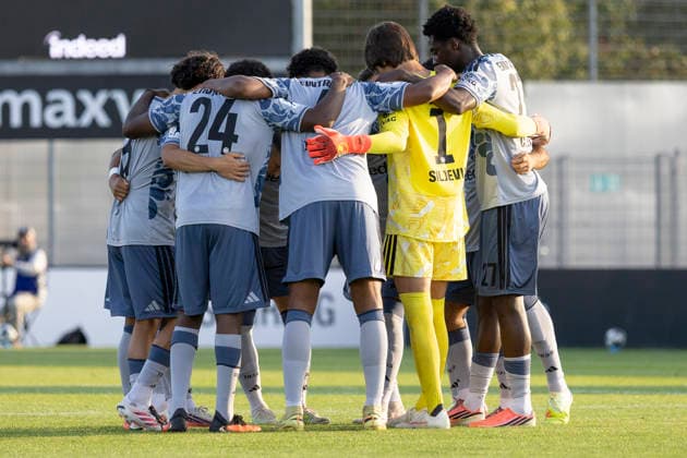 Regionalliga Südwest: Eintracht Frankfurt II - FC-Astoria Walldorf, 04.09.2026 Teamkreis Eintracht Frankfurt II, Eintracht Frankfurt II - FC-Astoria Walldorf, Dreieich, Maxworx Sportpark, 4.9.2026 Copyright: xBEAUTIFULxSPORTS Gawlikx