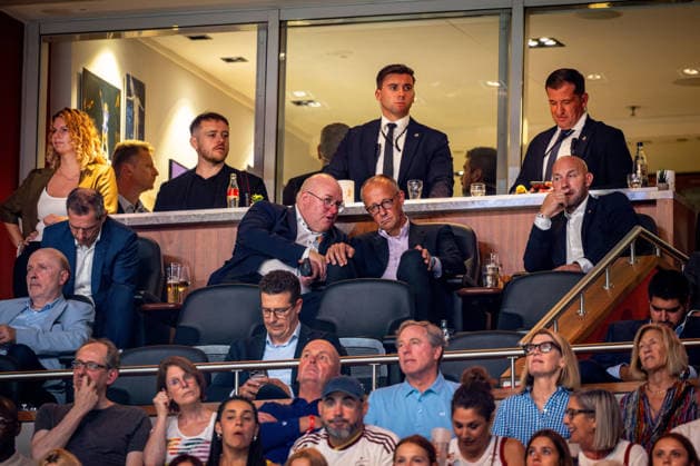 Basketball Berlin 04.09.2026 FIBA Women™s Basketball World Cup Germany 2026 Vorrunde Gruppe Spanien (ESP) - Deutschland (GER) Bundeskanzler Friedrich Merz zu Gast Ingo Weiss li.