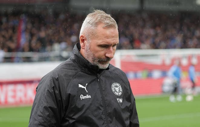 Trainer Tim Walter (Holstein Kiel) Fussball, Herren, Saison 2026 2027, 2.BL, Holstein Stadion, Holstein Kiel gegen 1.FC Nuernberg DFL REGULATIONS PROHIBIT ANY USE OF PHOTOGRAPHS AS IMAGE SEQUENCES AND OR QUASI-VIDEO. *** Coach Tim Walter, Holstein Kiel Soccer, Men s Team, 2026–2027 Season, 2nd Bundesliga, Holstein Stadium, Holstein Kiel vs. 1. FC Nuremberg. DFL regulations prohibit any use of photographs as image sequences and or quasi-video.