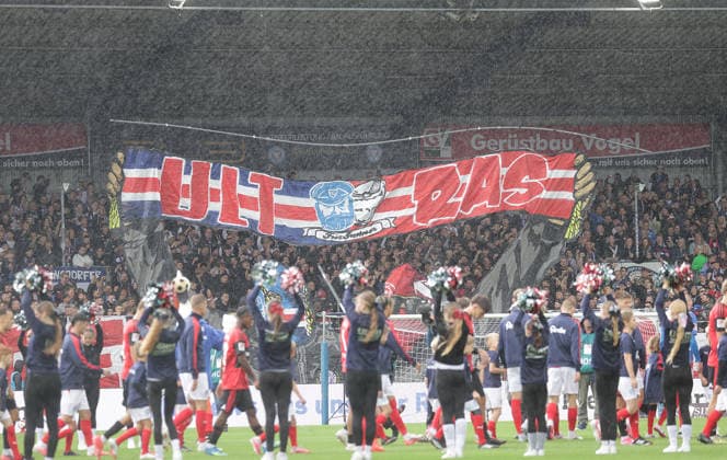 Choreo der Kiweler Fans Fussball, Herren, Saison 2026 2027, 2.BL, Holstein Stadion, Holstein Kiel gegen 1.FC Nuernberg DFL REGULATIONS PROHIBIT ANY USE OF PHOTOGRAPHS AS IMAGE SEQUENCES AND OR QUASI-VIDEO. *** Choreography by the Kiwel fans: Soccer, Men s, 2026–2027 season, 2. Bundesliga, Holstein Stadium, Holstein Kiel vs. 1. FC Nuremberg. DFL regulations prohibit any use of photographs as image sequences and or quasi-video.