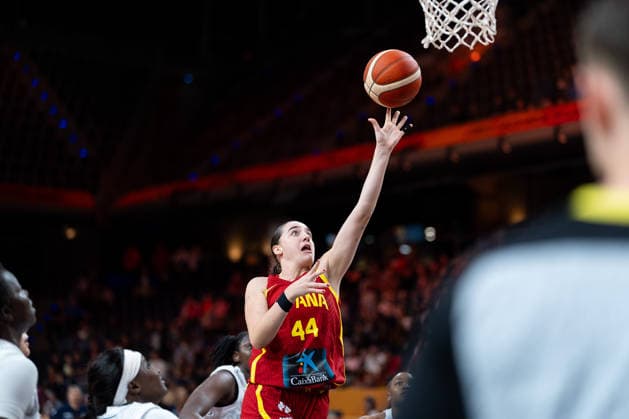 Iyana Martin (Spanien, 44) beim Korbleger, GER, Mali vs. Spanien, Basketball, FIBA Women s World Cup 2026, Gruppenphase, Spieltag 2, 05.09.2026 GER, Mali vs. Spanien, Basketball, FIBA Women s World Cup 2026, Gruppenphase, Spieltag 2, 05.09.2026 Berlin Copyright: xEibner-Pressefoto MaxxVincenx EP_MVN