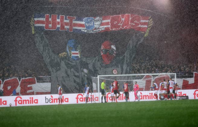Starkregen, Choreo Fussball, Herren, Saison 2026 2027, 2.BL, Holstein Stadion, Holstein Kiel gegen 1.FC Nuernberg DFL REGULATIONS PROHIBIT ANY USE OF PHOTOGRAPHS AS IMAGE SEQUENCES AND OR QUASI-VIDEO. *** Heavy Rain, Soccer Choreography, Men s, 2026–2027 Season, 2. Bundesliga, Holstein Stadium, Holstein Kiel vs. 1. FC Nuremberg. DFL regulations prohibit any use of photographs as image sequences and or quasi-video.