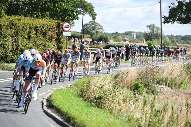 Sport Bilder des Tages 2026 Lloyds Tour of Britain Men Picture by Zac Williams SWpix.com - 05 09 2026 - Cycling - UCI ProSeries - 2026 Lloyds Tour of Britain Men - Stage 4: Helmsley to Leyburn (165.8km) - The peloton Cycling Copyright: x xSWpix.comx(t axPhotographyxHubxLtd)xZacxWilliams SWpix.comx SWP-3030-22409