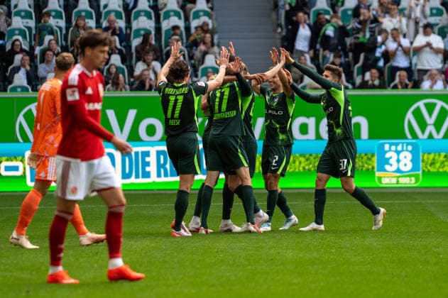 Deutschland: Fussball 2. Bundesliga, 4. Spieltag 2026 2027, VfL Wolfsburg - Energie Cottbus am 05.09.2026 in Wolfsburg (Volkswagen Arena): Tor zum 3:0 Robert Glatzel (VfL Wolfsburg, 19) Jubel, Freude, Torjubel, Emotionen *** German Soccer 2. Bundesliga, Matchday 4, 2026–2027, VfL Wolfsburg vs. Energie Cottbus on September 5, 2026, at the Volkswagen Arena in Wolfsburg; goal to make it 3–0 by Robert Glatzel of VfL Wolfsburg, age 19; celebration, joy, goal celebration, emotions Copyright: xSvenxHeidmannx