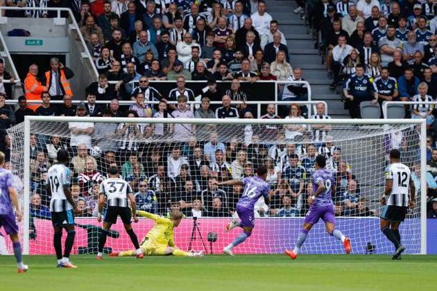 Newcastle United v AFC Bournemouth, Premier League Marcus Tavernier of Bournemouth scores his sides first goal of the match 0-1 during the Newcastle United v AFC Bournemouth Premier League match at St. James Park, Newcastle Upon Tyne, England on 5 September 2026 Credit: Craig Cowan Every Second Media Editorial use only. All images are copyright Every Second Media Limited. No images may be reproduced without prior permission. All rights reserved. Premier League and Football League images are subject to licensing agreements with Football DataCo Limited. see https: www.football-dataco.com Copyright: xIMAGO EveryxSecondxMediax ESM-2129-0053 CraigxCowanx xEveryxSecondxMediax