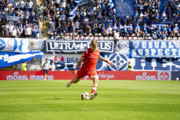 05.09.2026, xdaymx, Fussball 2.Bundesliga, 1.FC Kaiserslautern - SV Darmstadt 98. Paul Joly (1.FC Kaiserslautern) mit einer Flanke Kaiserslautern *** September 5, 2026, xdaymx, Soccer, 2. Bundesliga, 1. FC Kaiserslautern vs. SV Darmstadt 98, Paul Joly, 1. FC Kaiserslautern with a cross, Kaiserslautern