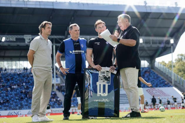 05.09.2026, xhettx, Fussball 3.Liga, SV Waldhof Mannheim - SC Verl v.l. Ehrung 10 Jähriges Jubiläum vor dem Spiel