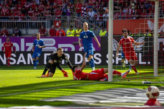 05.09.2026, xdaymx, Fussball 2.Bundesliga, 1.FC Kaiserslautern - SV Darmstadt 98. Mario Sauer (1.FC Kaiserslautern) grätscht den Ball über die Linie zum 1:0 nach einem schönen Solo von Semih Sahin (1.FC Kaiserslautern), der als Vorlagengeben dient. Kaiserslautern *** September 5, 2026, xdaymx, Soccer, 2. Bundesliga, 1. FC Kaiserslautern vs. SV Darmstadt 98: Mario Sauer of 1. FC Kaiserslautern slides the ball over the line for a 1–0 lead after a beautiful solo run by Semih Sahin of 1. FC Kaiserslautern, who provided the assist. Kaiserslautern