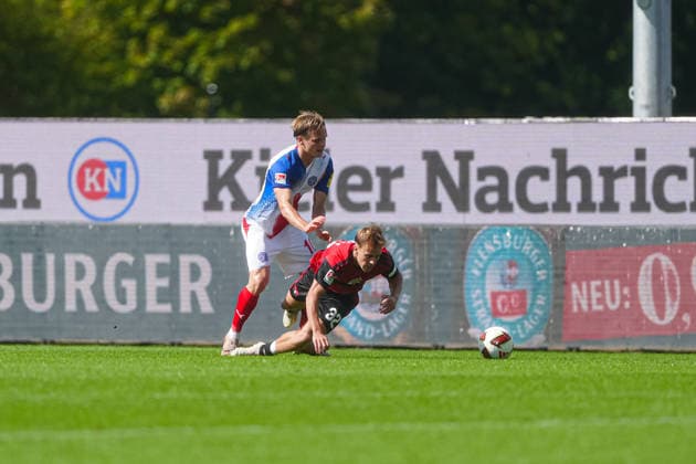 Jonas Therkelsen (Holstein Kiel, 10), Tim Janisch (1. FC Nürnberg, 32) GER, Holstein Kiel vs. 1. FC Nürnberg, Fußball, 2. Bundesliga, Spieltag 04, Saison 2026 2027, 05.09.2026 DFL REGULATIONS PROHIBIT ANY USE OF PHOTOGRAPHS AS IMAGE SEQUENCES AND OR QUASI-VIDEO GER, Holstein Kiel vs. 1. FC Nürnberg, Fußball, 2. Bundesliga, Spieltag 04, Saison 2026 2027, 05.09.2026 Kiel *** Jonas Therkelsen, Holstein Kiel, 10; Tim Janisch, 1 FC Nürnberg, 32 (GER); Holstein Kiel vs. 1 FC Nürnberg, Soccer, 2. Bundesliga, Matchday 04, 2026–2027 Season, September 5, 2026 DFL regulations prohibit any use of photographs as image sequences and or quasi-video GER, Holstein Kiel vs. 1. FC Nürnberg, Soccer, 2. Bundesliga, Matchday 4, 2026–2027 season, September 5, 2026, Kiel Copyright: xEibner-Pressefoto MarcelxvonxFehrnx EP_MFN