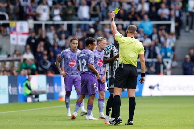 Newcastle United v AFC Bournemouth, Premier League Anthony Elanga of Newcastle United is shown a yellow card during the Newcastle United v AFC Bournemouth Premier League match at St. James Park, Newcastle Upon Tyne, England on 5 September 2026 Credit: Craig Cowan Every Second Media Editorial use only. All images are copyright Every Second Media Limited. No images may be reproduced without prior permission. All rights reserved. Premier League and Football League images are subject to licensing agreements with Football DataCo Limited. see https: www.football-dataco.com Copyright: xIMAGO EveryxSecondxMediax ESM-2129-0057 CraigxCowanx xEveryxSecondxMediax