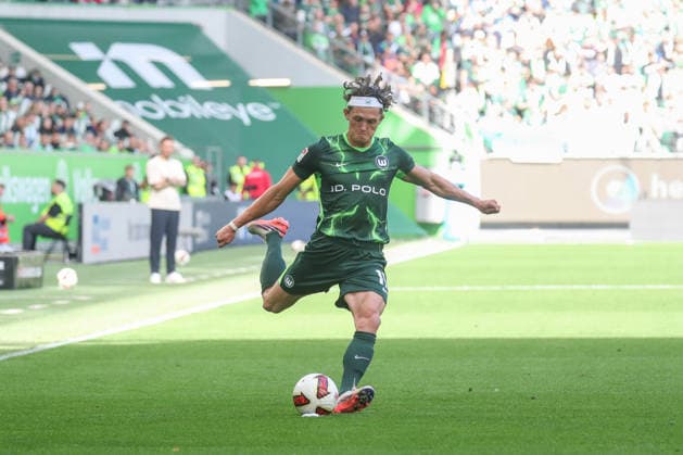 05.09.2026, xgox, Fussball, 2. Bundesliga, VfL Wolfsburg - FC Energie Cottbus v.l. Fabian Reese (Wolfsburg, 11) Freisteller, Einzelbild, Ganzkoerper, single frame (DFL DFB REGULATIONS PROHIBIT ANY USE OF PHOTOGRAPHS as IMAGE SEQUENCES and or QUASI-VIDEO) Wolfsburg *** September 5, 2026, xgox, Soccer, 2. Bundesliga, VfL Wolfsburg vs. FC Energie Cottbus, Fabian Reese (Wolfsburg), 11 free kicks, single frame, full body, single frame. DFL and DFB regulations prohibit any use of photographs as image sequences and or quasi-video. Wolfsburg