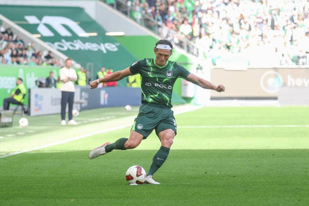 05.09.2026, xgox, Fussball, 2. Bundesliga, VfL Wolfsburg - FC Energie Cottbus v.l. Fabian Reese (Wolfsburg, 11) Freisteller, Einzelbild, Ganzkoerper, single frame (DFL DFB REGULATIONS PROHIBIT ANY USE OF PHOTOGRAPHS as IMAGE SEQUENCES and or QUASI-VIDEO) Wolfsburg *** September 5, 2026, xgox, Soccer, 2. Bundesliga, VfL Wolfsburg vs. FC Energie Cottbus, Fabian Reese (Wolfsburg), 11 free kicks, single frame, full body, single frame. DFL and DFB regulations prohibit any use of photographs as image sequences and or quasi-video. Wolfsburg