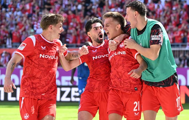 Fussball - 2. Bundesliga - Saison 2026 27 1. FC Kaiserslautern 05.09.2026 Fritz-Walter-Stadion 1. FC Kaiserslautern (fck) - SV Darmstadt 98 (da) Jubel nach dem 1:0, v.li: Semih SAHIN (1. FC Kaiserslautern), Torschütze Mario SAUER (1. FC Kaiserslautern) und Erencan YARDIMCI (1. FC Kaiserslautern) 1. FC Kaiserslautern *** Soccer, 2. Bundesliga, 2026–27 Season, 1 FC Kaiserslautern, September 5, 2026, Fritz Walter Stadium: 1 FC Kaiserslautern (FCK) vs. SV Darmstadt 98 (DA) – Celebrations after the 1–0 win, From left: Semih SAHIN (1. FC Kaiserslautern), goal scorer Mario SAUER (1. FC Kaiserslautern), and Erencan YARDIMCI (1. FC Kaiserslautern). 1. FC Kaiserslautern