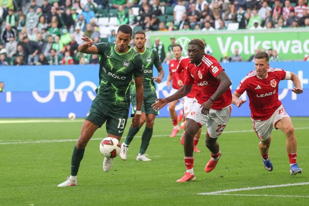 05.09.2026, xgox, Fussball, 2. Bundesliga, VfL Wolfsburg - FC Energie Cottbus v.l. Robert Glatzel (Wolfsburg, 19) Fousseny Doumbia (Cottbus, 23) (DFL DFB REGULATIONS PROHIBIT ANY USE OF PHOTOGRAPHS as IMAGE SEQUENCES and or QUASI-VIDEO) Wolfsburg *** September 5, 2026, xgox, Soccer, 2. Bundesliga, VfL Wolfsburg vs. FC Energie Cottbus: Robert Glatzel (Wolfsburg), 19 Fousseny Doumbia (Cottbus), 23 DFL and DFB regulations prohibit any use of photographs as image sequences and or quasi-video (Wolfsburg)