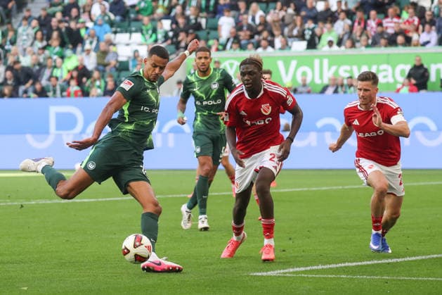 05.09.2026, xgox, Fussball, 2. Bundesliga, VfL Wolfsburg - FC Energie Cottbus v.l. Robert Glatzel (Wolfsburg, 19) schiesst den Ball aufs Tor, Torschuss, Schuss (DFL DFB REGULATIONS PROHIBIT ANY USE OF PHOTOGRAPHS as IMAGE SEQUENCES and or QUASI-VIDEO) Wolfsburg *** September 5, 2026, xgox, Soccer, 2. Bundesliga, VfL Wolfsburg vs. FC Energie Cottbus, Robert Glatzel (Wolfsburg), No. 19 shoots the ball toward the goal, shot on goal, shot. DFL and DFB regulations prohibit any use of photographs as image sequences and or quasi-video. Wolfsburg