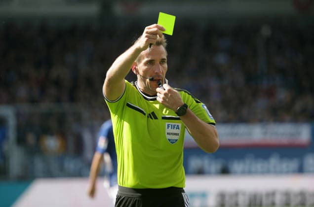 Schiedsrichter Tobias Stieler Fussball, Herren, Saison 2026 2027, 2.BL, Holstein Stadion, Holstein Kiel gegen 1.FC Nuernberg DFL REGULATIONS PROHIBIT ANY USE OF PHOTOGRAPHS AS IMAGE SEQUENCES AND OR QUASI-VIDEO. *** Referee Tobias Stieler, Men s Soccer, 2026–2027 Season, 2. Bundesliga, Holstein Stadium, Holstein Kiel vs. 1. FC Nuremberg DFL REGULATIONS PROHIBIT ANY USE OF PHOTOGRAPHS AS IMAGE SEQUENCES AND OR QUASI-VIDEO