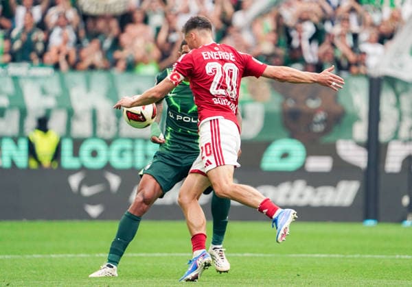 Deutschland:Fussball 2.Bundesliga 2026 2027, 4.Spieltag VfL Wolfsburg vs Energie Cottbus - Volkswagen Arena (Wolfsburg): am Ball Axel Borgmann (Energie Cottbus, 20) *** German Soccer 2. Bundesliga 2026–2027, Matchday 4: VfL Wolfsburg vs. Energie Cottbus at Volkswagen Arena, Wolfsburg; Axel Borgmann of Energie Cottbus, 20 Copyright: xAymanxAlahmedx