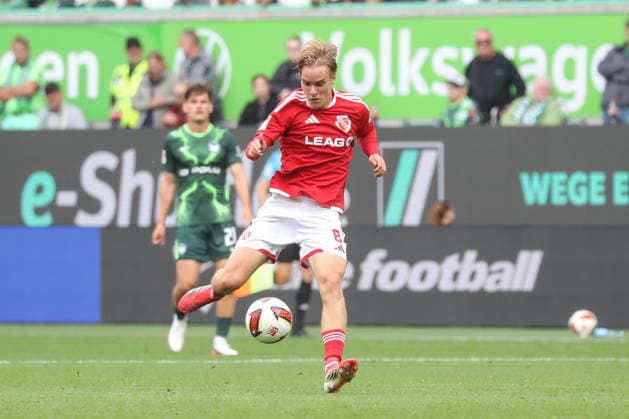 05.09.2026, xgox, Fussball, 2. Bundesliga, VfL Wolfsburg - FC Energie Cottbus v.l. Lukas Michelbrink (Cottbus, 8) (DFL DFB REGULATIONS PROHIBIT ANY USE OF PHOTOGRAPHS as IMAGE SEQUENCES and or QUASI-VIDEO) Wolfsburg *** September 5, 2026, xgox, Soccer, 2. Bundesliga, VfL Wolfsburg vs. FC Energie Cottbus, photo by Lukas Michelbrink, Cottbus, 8 DFL DFB REGULATIONS PROHIBIT ANY USE OF PHOTOGRAPHS AS IMAGE SEQUENCES AND OR QUASI-VIDEO, Wolfsburg