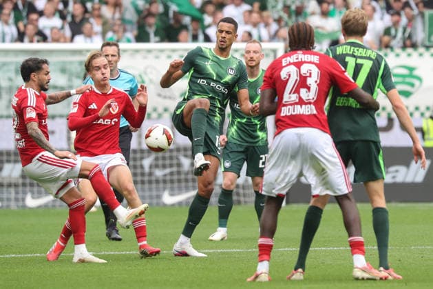 05.09.2026, xgox, Fussball, 2. Bundesliga, VfL Wolfsburg - FC Energie Cottbus v.l. Leonardo Bittencourt (Cottbus, 32) Lukas Michelbrink (Cottbus, 8) Robert Glatzel (Wolfsburg, 19) (DFL DFB REGULATIONS PROHIBIT ANY USE OF PHOTOGRAPHS as IMAGE SEQUENCES and or QUASI-VIDEO) Wolfsburg *** September 5, 2026, xgox, Soccer, 2. Bundesliga, VfL Wolfsburg vs. FC Energie Cottbus: Leonardo Bittencourt (Cottbus), 32 Lukas Michelbrink (Cottbus), 8 Robert Glatzel (Wolfsburg), 19 DFL DFB REGULATIONS PROHIBIT ANY USE OF PHOTOGRAPHS as IMAGE SEQUENCES and or QUASI-VIDEO (Wolfsburg)