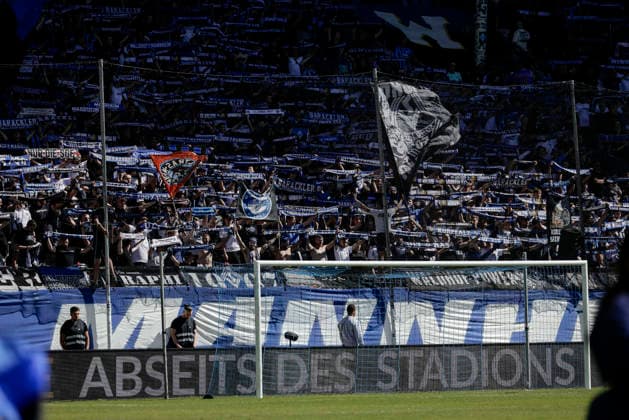 05.09.2026, xhettx, Fussball 3.Liga, SV Waldhof Mannheim - SC Verl v.l. Waldhoffans bei dem Hymne