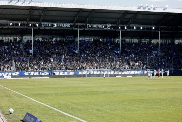 05.09.2026, xhettx, Fussball 3.Liga, SV Waldhof Mannheim - SC Verl v.l. Heimkurve von Mannheim mit Banner Wir sind alles Mannheimer Juns
