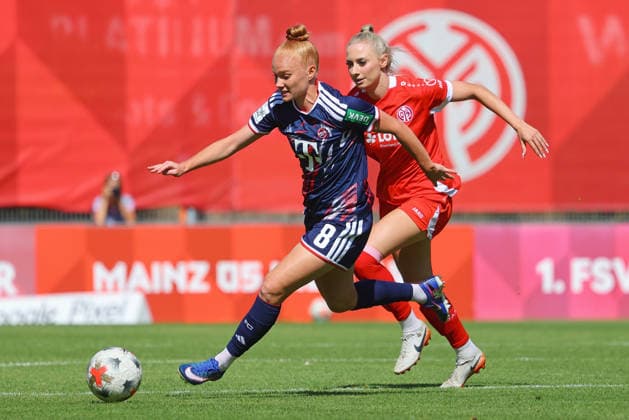 Mainz, Deutschland 05. September 2026: 1. BL Frauen - 2026 2027 - Sp. 3 - 1. FSV Mainz 05 gegen 1. FC Köln Im Bild: v. li. im Zweikampf Laura Vogt (1. FC) gegen Chiara Bouziane (FSV). DFL DFB regulations prohibit any use of photographs as image sequences and or quasi-video Bruchwegstadion Rheinland - Pfalz *** Mainz, Germany September 5, 2026 Women’s Bundesliga 2026–2027 Matchday 3: 1. FSV Mainz 05 vs. 1. FC Köln Pictured, from left, in a tackle: Laura Vogt (1. FC Köln) against Chiara Bouziane (1. FSV Mainz 05). DFL and DFB regulations prohibit any use of photographs as image sequences and or quasi-video. Bruchwegstadion, Rhineland-Palatinate Copyright: xFotostandx xRacochax