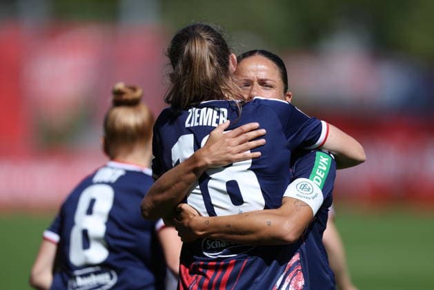 GER, Mainz, FSV Mainz 05 vs 1. FC Köln, Google Pixel Frauen Bundesliga, Fussball, DFB, Spielzeit 2026 2027, Bruchwegstadion, 3. Spieltag im Bild v.l.: Taylor Ziemer (FC Köln Frauen 18), Laura Feiersinger (FC Köln Frauen 27), Tor, Jubel und Freude, Emotionen DFB DFL REGULATIONS PROHIBIT ANY USE OF PHOTOGRAPHS AS IMAGE SEQUENCES AND OR QUASI-VIDEO, 05.09.2026 *** GER, Mainz, FSV Mainz 05 vs. 1. FC Köln, Google Pixel Women s Bundesliga, Soccer, DFB, 2026–2027 Season, Bruchwegstadion, Matchday 3 in pictures: from left, Taylor Ziemer (FC Köln Women’s U-18), Laura Feiersinger (FC Köln Women’s U-27), goal, Celebration and Joy, Emotions. DFB and DFL regulations prohibit any use of photographs as image sequences and or quasi-video. May 9, 2026 Copyright: HMBxMedia HendrikxHamelau