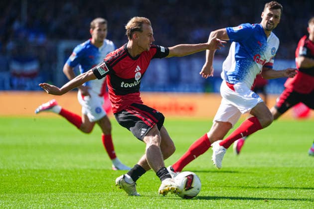 Piet Scobel (1. FC Nürnberg, 19) GER, Holstein Kiel vs. 1. FC Nürnberg, Fußball, 2. Bundesliga, Spieltag 04, Saison 2026 2027, 05.09.2026 DFL REGULATIONS PROHIBIT ANY USE OF PHOTOGRAPHS AS IMAGE SEQUENCES AND OR QUASI-VIDEO GER, Holstein Kiel vs. 1. FC Nürnberg, Fußball, 2. Bundesliga, Spieltag 04, Saison 2026 2027, 05.09.2026 Kiel *** Piet Scobel 1 FC Nuremberg, 1 GER, Holstein Kiel vs. 1 FC Nuremberg, Soccer, 2. Bundesliga, Matchday 04, 2026–2027 Season, September 5, 2026 DFL regulations prohibit any use of photographs as image sequences and or quasi-video GER, Holstein Kiel vs. 1 FC Nuremberg, soccer, 2. Bundesliga, Matchday 4, 2026–2027 season, September 5, 2026, Kiel Copyright: xEibner-Pressefoto MarcelxvonxFehrnx EP_MFN
