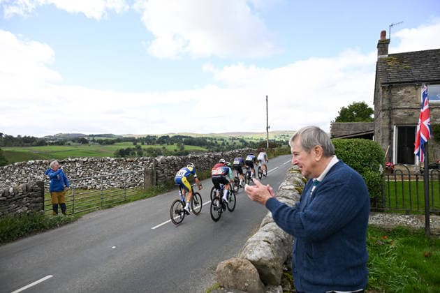 2026 Lloyds Tour of Britain Men Picture by Zac Williams SWpix.com - 05 09 2026 - Cycling - UCI ProSeries - 2026 Lloyds Tour of Britain Men - Stage 4: Helmsley to Leyburn (165.8km) - The breakaway cheered on by supporters Cycling Copyright: x xSWpix.comx(t axPhotographyxHubxLtd)xZacxWilliams SWpix.comx SWP-3030-22418