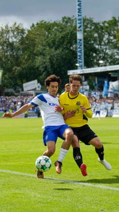 05.09.2026, Hänsch-Arena, Meppen, GER, 3. Liga, 4. Spieltag: Fußball: SV Meppen vs 1. FC Saarbrücken, Niclas Nadj (SV Meppen 40) vs Daniel Gleiber (1. FC Saarbrücken 5) DFL REGULATIONS PROHIBIT ANY USE OF PHOTOGRAPHS AS IMAGE SEQUENCES AND OR QUASI-VIDEO. Meppen Niedersachsen Hänsch-Arena