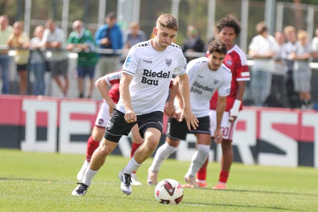 05.09.2026, Fußball, Herren, Saison 2026-2027, Regionalliga Bayern, 7. Spieltag: 1. FC Nürnberg II - FC Schweinfurt 05 Philipp Hack (FC Schweinfurt 05, 07) mit dem Elfmeter zum 1:1 Nürnberg Max-Morlock-Platz im Sportpark V Bayern Deutschland