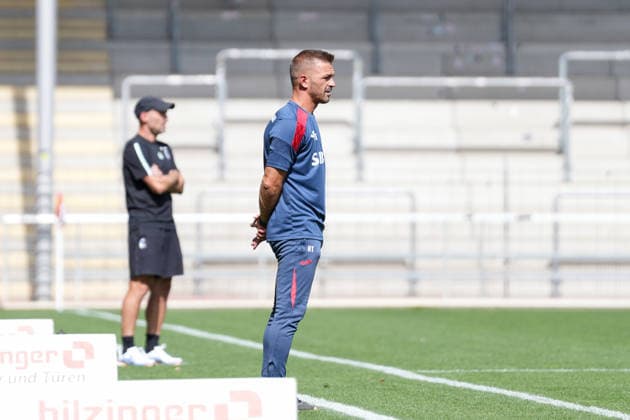 Hüsni Tahiri Huesni Tahiri (TSV Steinbach Haiger, Trainer) , Deutschland, Fussball, Regionalliga Südwest, 5.Spieltag, 2026 2027, SC Freiburg II vs. TSV Steinbach Haiger, 05.09.2026, Dreisamstadion, Freiburg Freiburg Dreisamstadion Baden-Wuerttemberg Deutschland Copyright: xArnexAmbergx